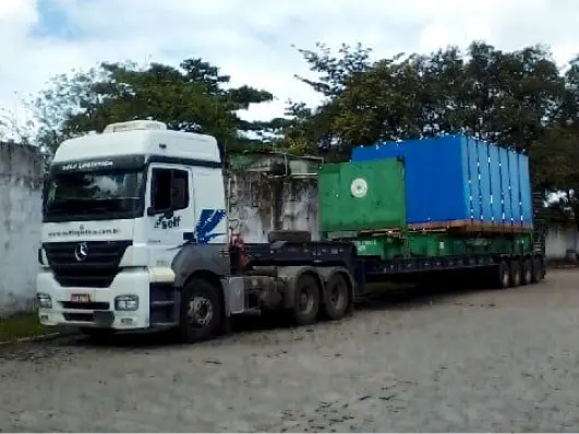 Caminhão de transporte de carga